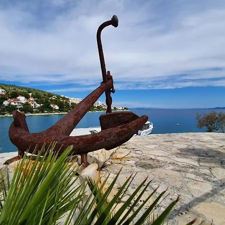 شقة Penthouse Duplex Nina - Seaview 250m To And Restaurants - Free Parking - And Ciovo - 15 Minutes To Airport *