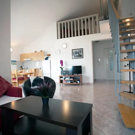 شقة Penthouse Duplex Nina - Seaview 250m To And Restaurants - Free Parking - And Ciovo - 15 Minutes To Airport *