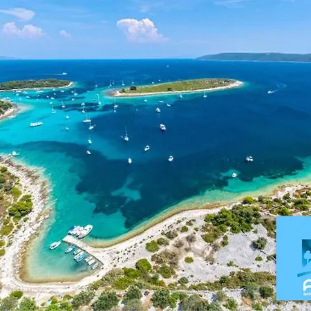 شقة Penthouse Duplex Nina - Seaview 250m To And Restaurants - Free Parking - And Ciovo - 15 Minutes To Airport *